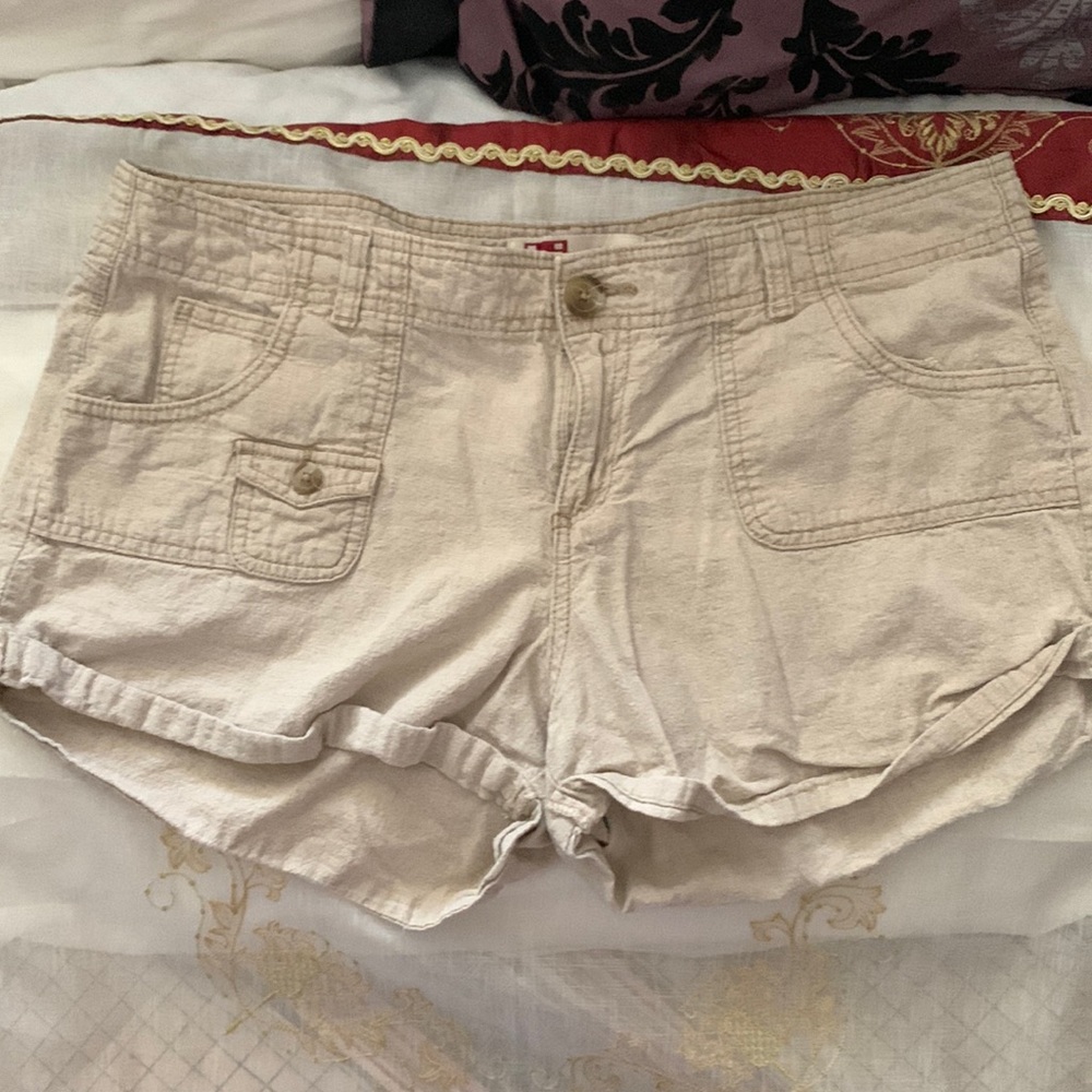 Iei Ashley low rise shorts